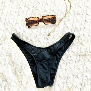 Minimale animale bikini bottoms